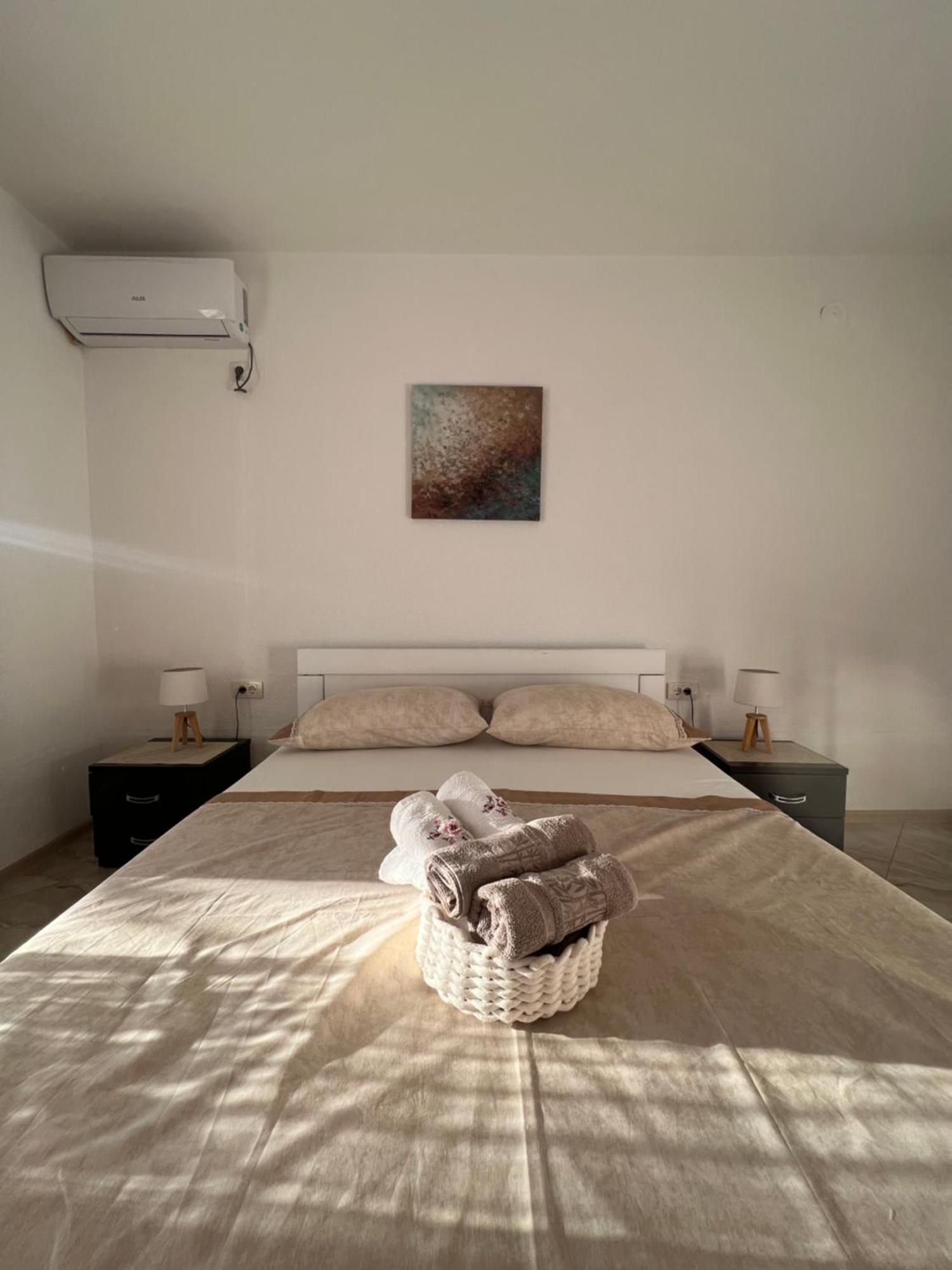 Suka Apartments Ulcinj Bagian luar foto